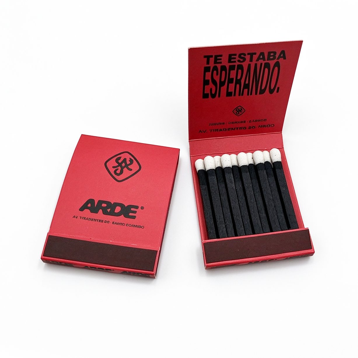 Boîtes d'allumettes rigides coulissantes rouges avec logo gaufré pour la marque ARDE